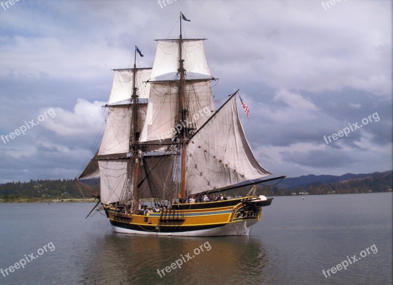 Ship Columbia River Scenic Canvas