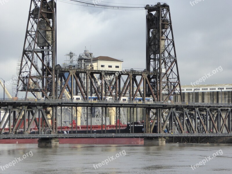 Bridge Train Portland Oregon Urban