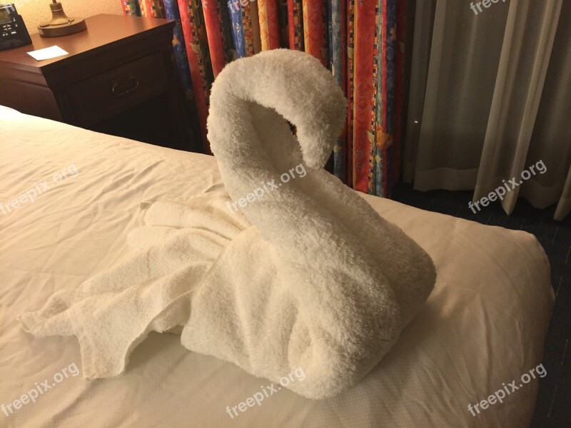 Towel Swan Hotel Free Photos