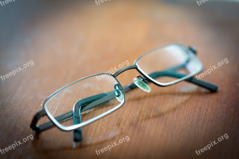 Glasses Table Read Free Photos