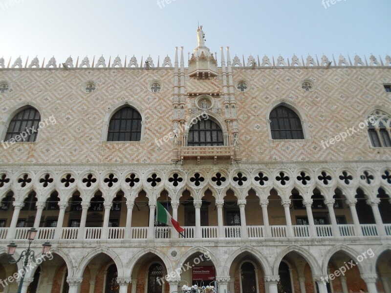 Venice Gondola Tourism Venetian Doge Palace