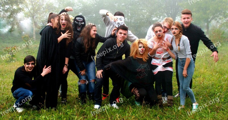 Halloween Group Horror Movie The Gang