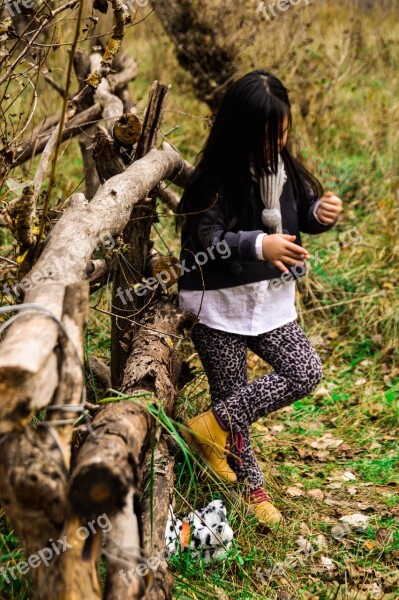 Girl Meditating Field Free Photos