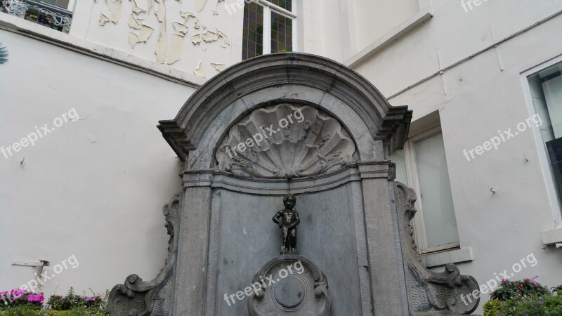 Manneken Pis Belgium Brussels Landmark Statue