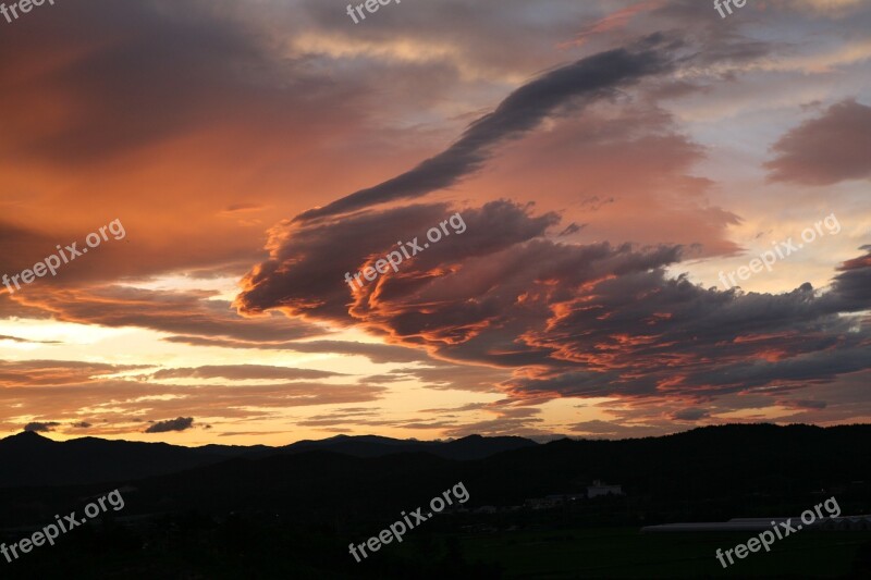 In The Evening Sky Cloud Glow Republic Of Korea