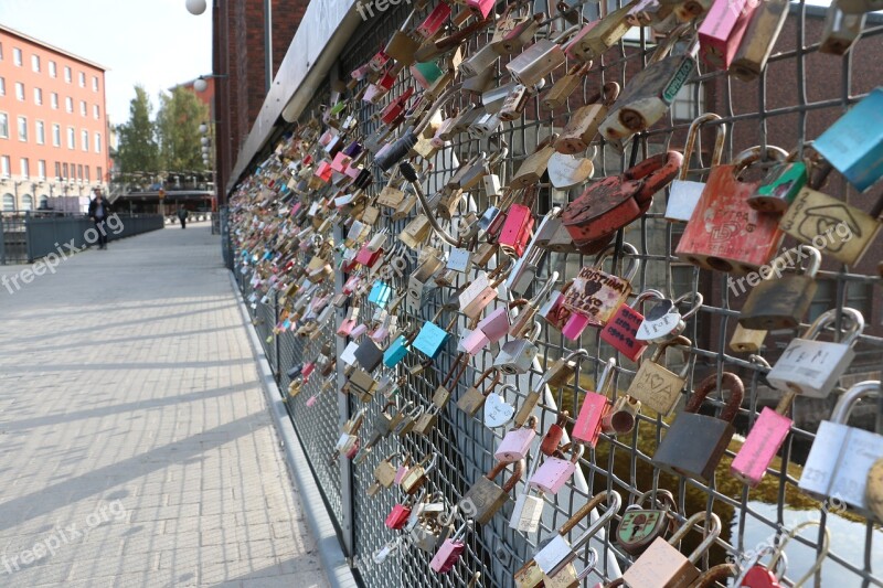 Love Lock Commitment The Romantic Bridge