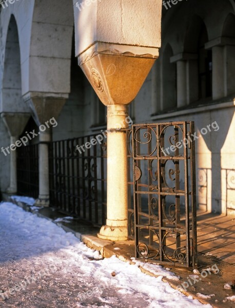 Gateway Architecture Entry Old Building