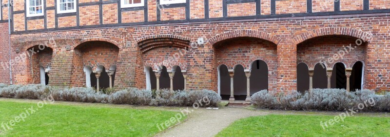 Verden Of All Dom Church Columnar Courtyard