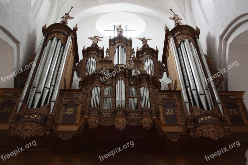 Church Organ Instrument Pipes Pulpitur