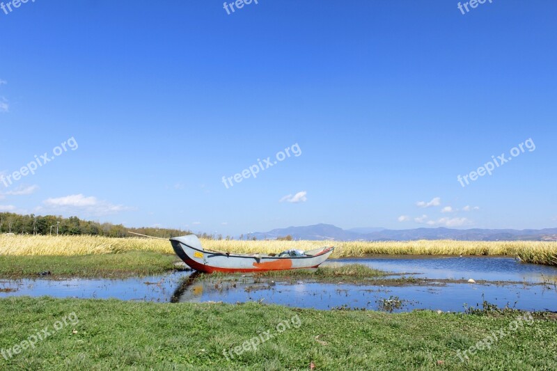 Erhai Lake In Yunnan Province Kunming Sea Blue Sky