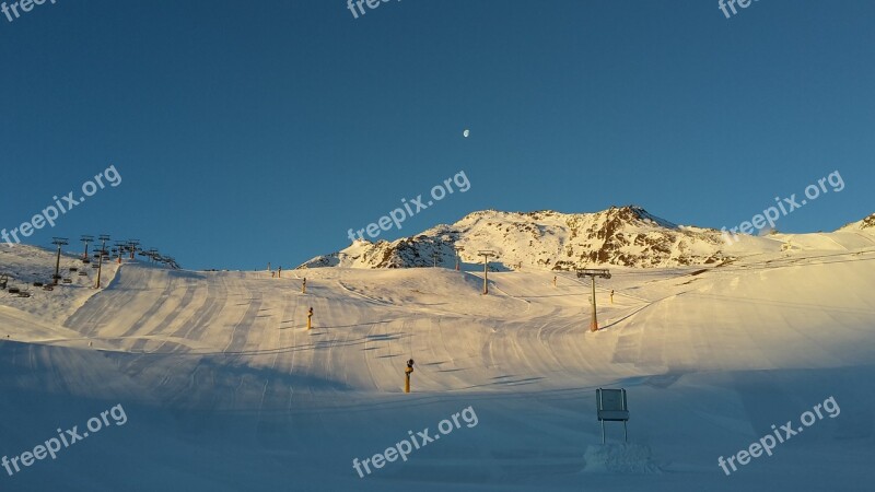 Ski Run Ski Area Skiing Mountains Snow