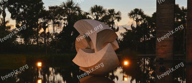 Sculpture Itamaraty Reflection Water Afternoon