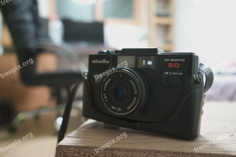 Minolta Old Dresser Time Travel Analog