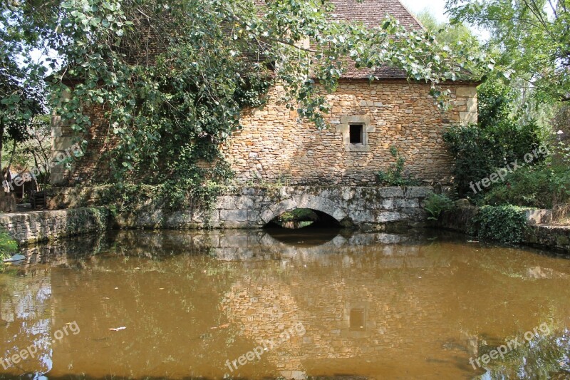 The Bournat Dordogne Pierre Water Stone Wall