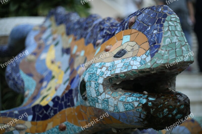 Gaudi Lizard Trencadís Park Barcelona