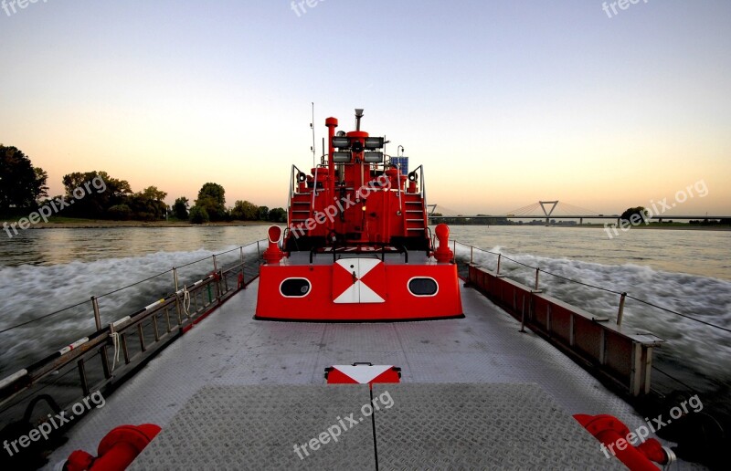 Fireboat Düsseldorf Rhine Barge Flb2