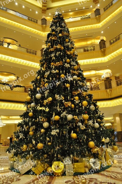 Christmas Tree Abu Dhabi Emirates Palace Hotel Jewels Expensive