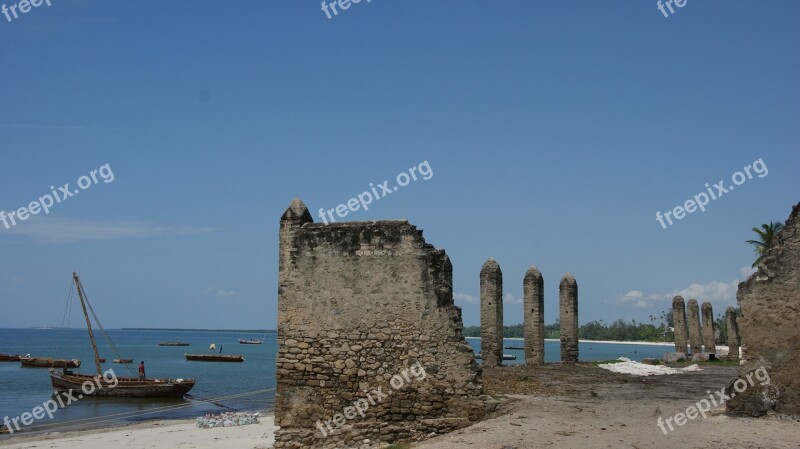 Boats Dowe Shore Beach Ocean