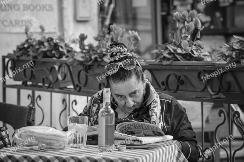 Piazza Navona Rome Italy Reading Women