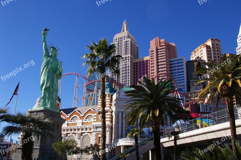 Las Vegas New York New York Statue Of Liberty Street Skyscraper