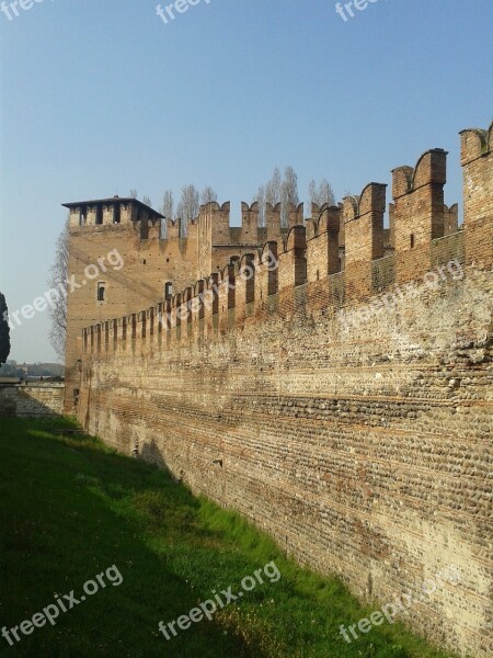 Castelvecchio Walls Blackbirds Verona Free Photos