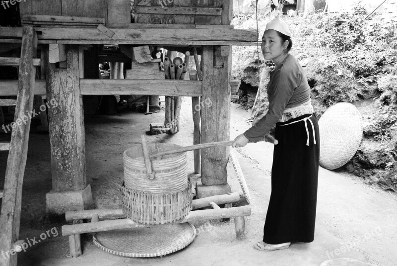 Viet Nam Peasant Agriculture Husking Rice Field