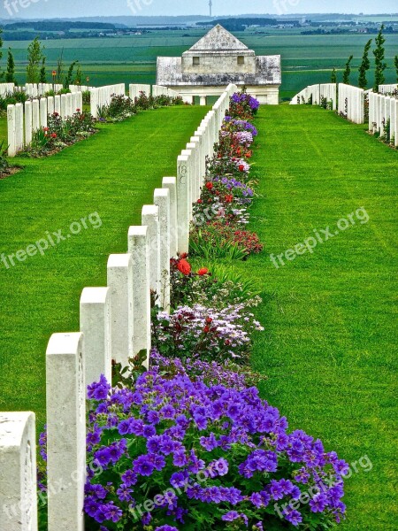 Gravestones Soldiers Memorial Military Cemetery