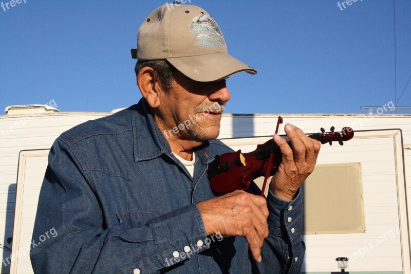 Usa Arizona Quartzsite Old Man Violin