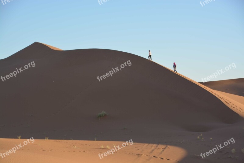 Wide Desert Light And Shadow Silent Sand