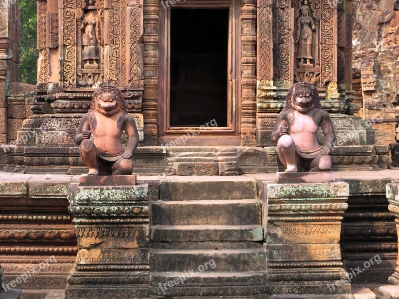 Cambodia Angkor Temple Banteay Srei Temple Women