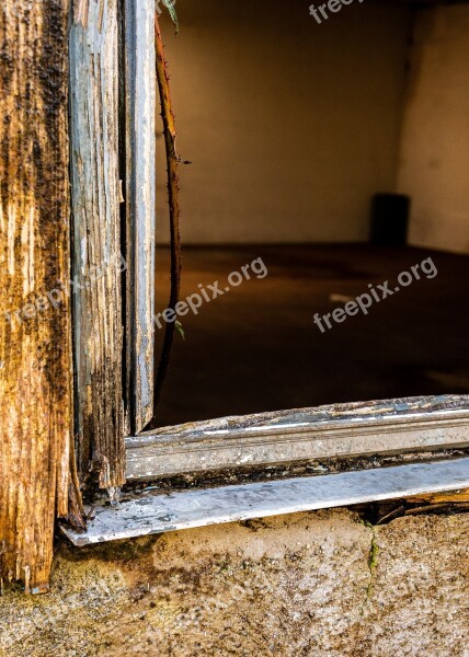 Lost Places Kölliken Window Broken Damage