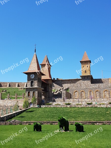 Kamensk-shahtinsk Logopark Fortress Park Bears