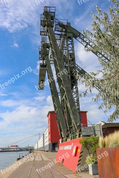 Port Mannheim Crane Memory 7 Harbour Area