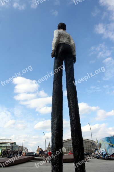 Hamburgensien Statues Sculpture Stilt Hühnerposten