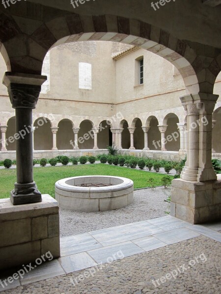 Saint-génis-des-fontaines Cloister Abbey Benedictine Pyrénées-orientales