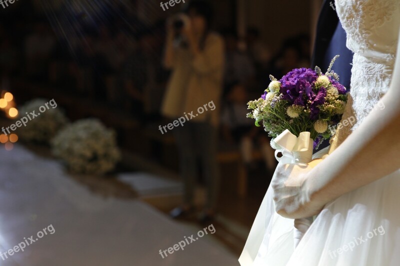 Bouquet Priest Dress Up Wedding Dress Marriage