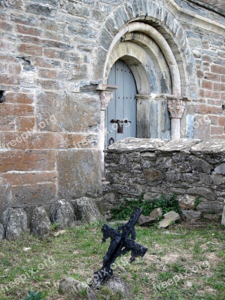 Serrabone Priory Monastery Romanesque Pyrénées-orientales