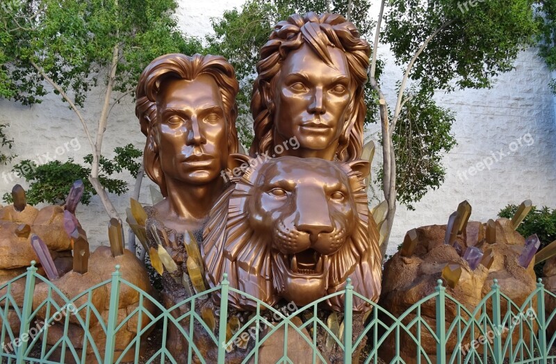 Siegfried Roy Sculpture Founder Las Vegas Statues