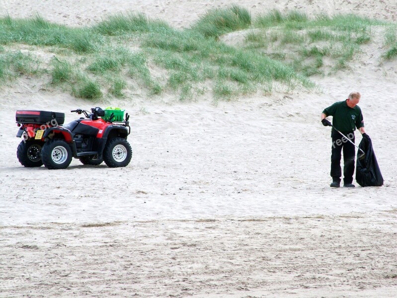 Working Litter Beach Job Picking