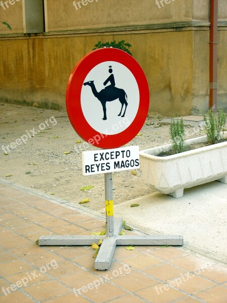 Magi Traffic Signal Forbidden To Go Camels Horse Riding