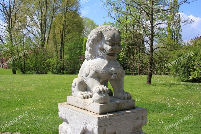 Lion Garden Sculpture Garden Landscaped Garden Park