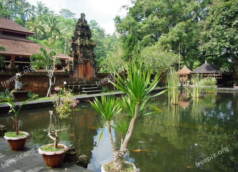 Indonesia Bali Klung-klung Temple Basin