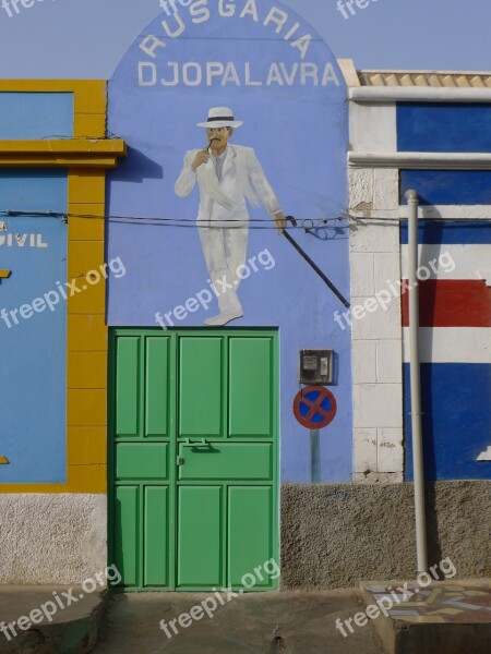 Sal Espargos Door Mural Street