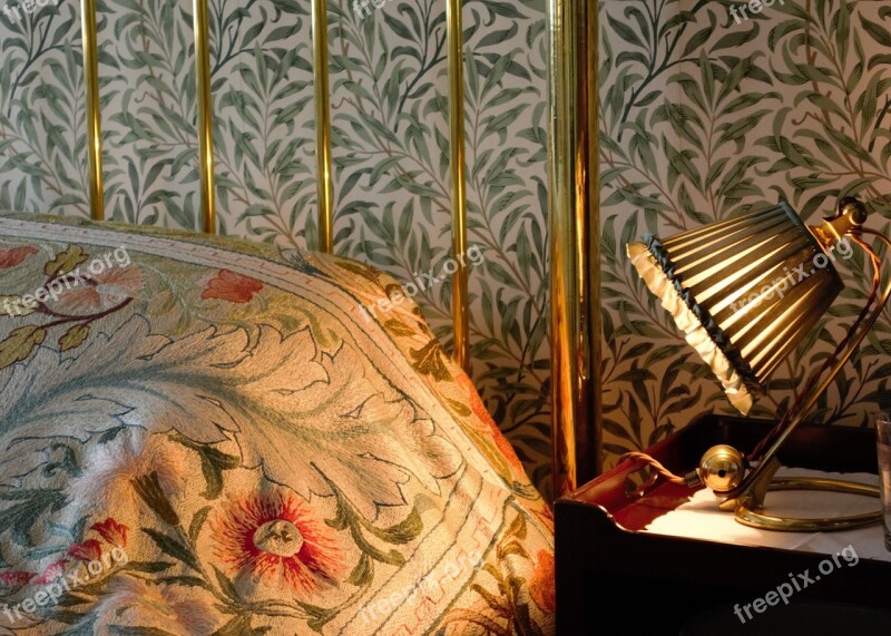 Bedroom Lamp Vintage Morris Wallpaper