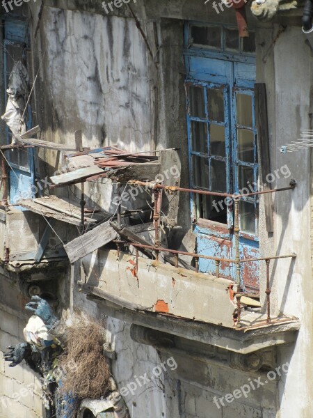 Ruin Derelict Portugal Creepy Bizarre