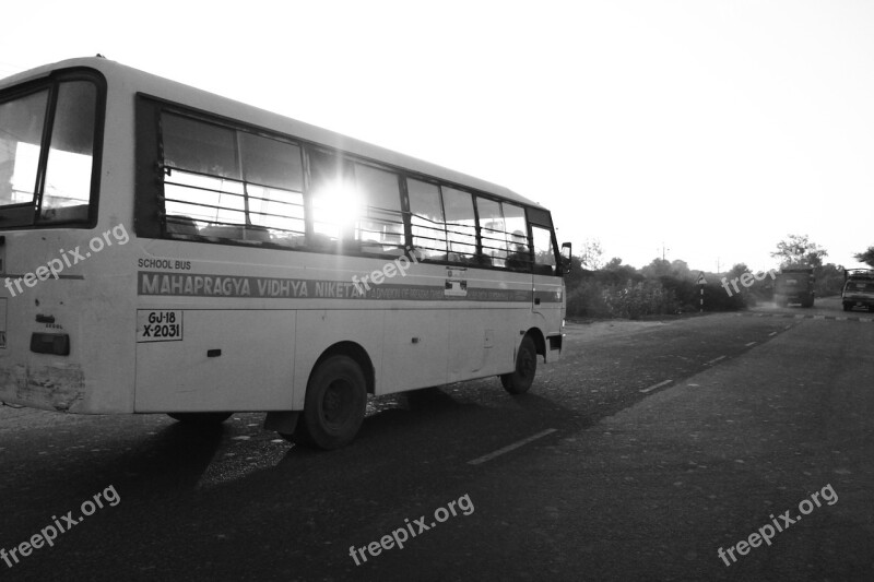 Schoolbus India Road Free Photos