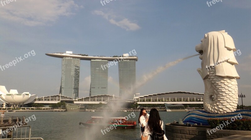 Singapore Merlion Spray Water Architecture