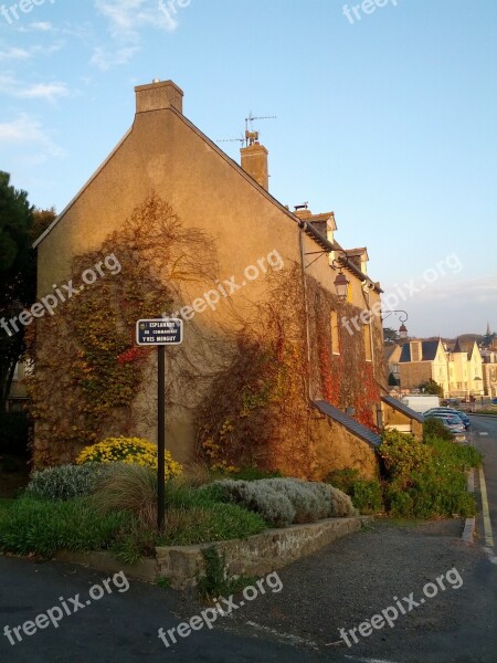 House Granite Sunset Brittany Small House