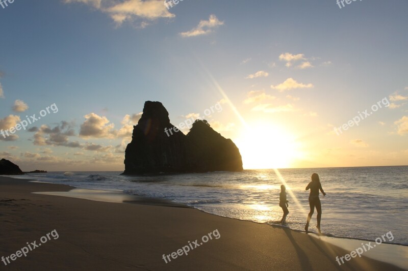 Children Beach Play Horizon Sol