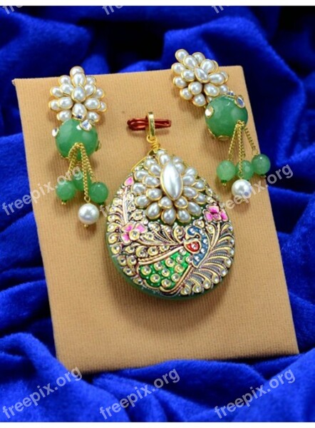 Elegancy Of White Pearl Exclusive Jewelry Manufacturer Pearls Green